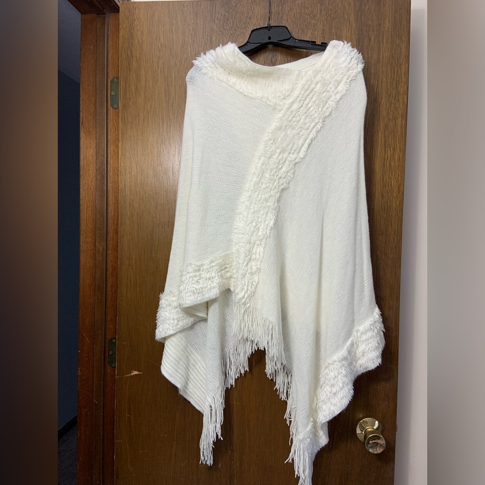 Ladies cream ivory off-white shawl cape size 2x